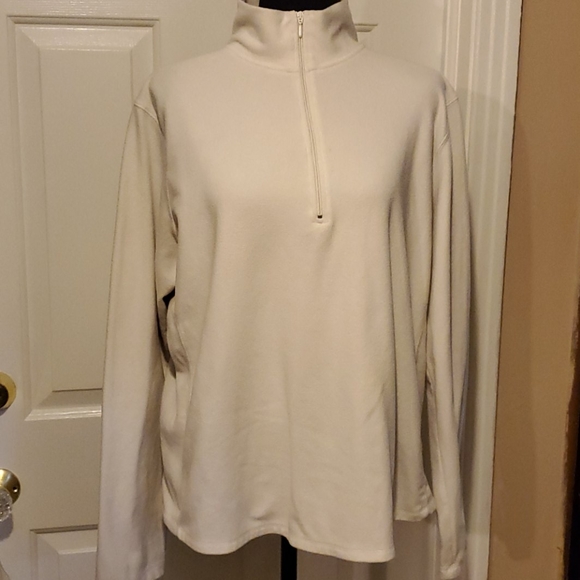 Gap white fleece jacket ๐3 For $15๐ - Picture 1 of 5